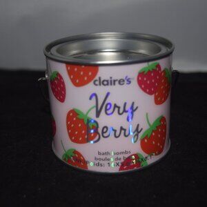 Claire's Very Berry tin of 16 mini bath bombs